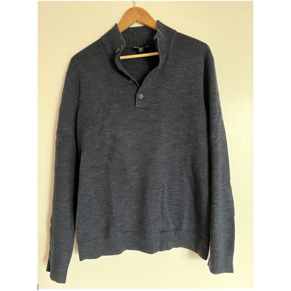 Express grey men's sweater. Size large. Great condition.